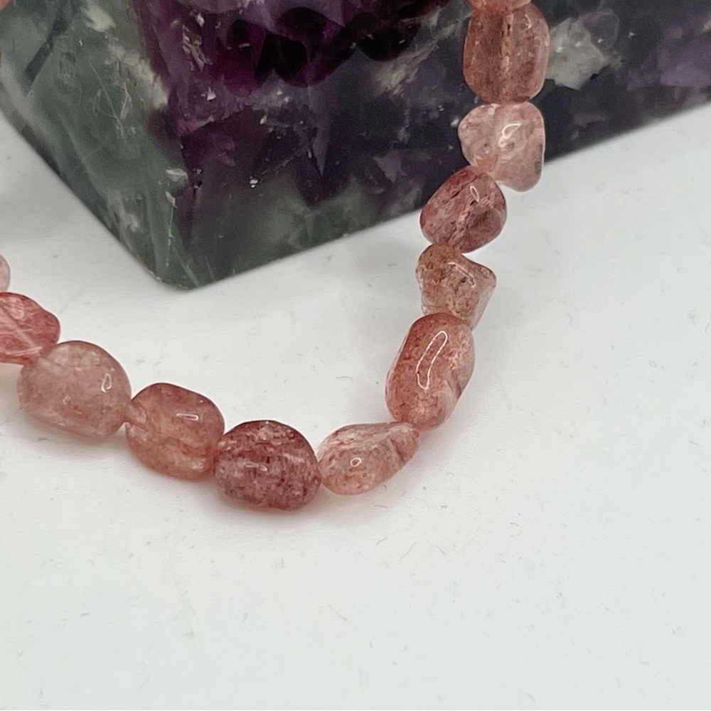 Strawberry Quartz Crystal Beaded Elasticated Stretchy Bracelet Handmade - Picture 7 of 8